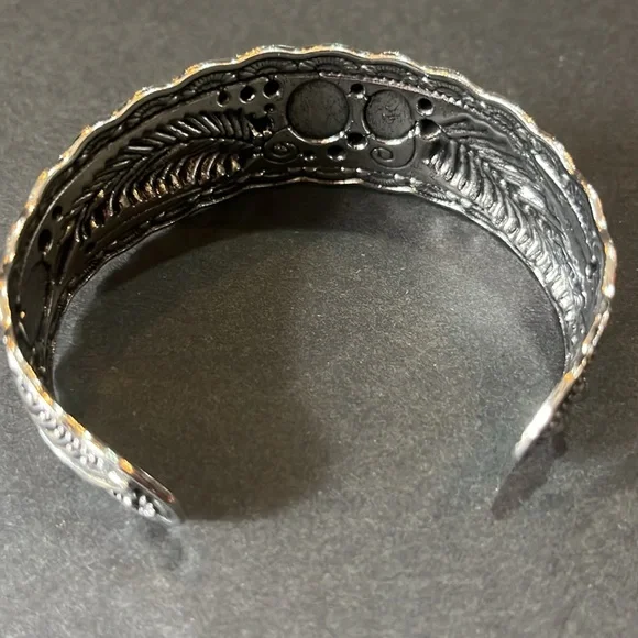 NWOT Bohemian Coral Howlite Etched Unisex Bracelet - Picture 2 of 2